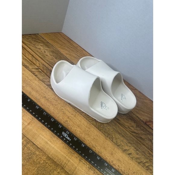 Art Class Kids Slip On Slides White Comfort Pillow Cloud Sandals Size 1 - Picture 2 of 11